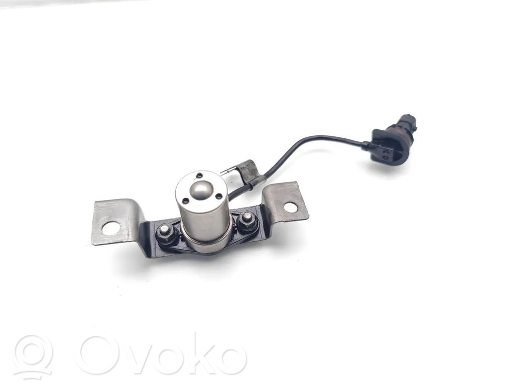 Opel Astra H Oil pressure sensor 