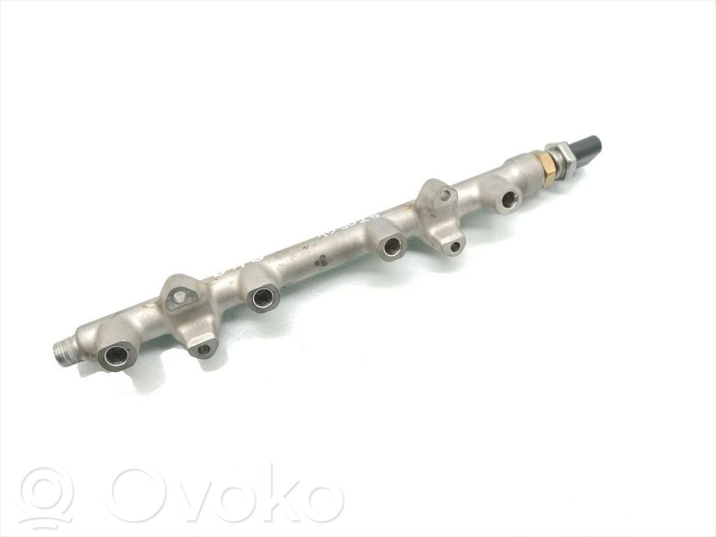 Skoda Octavia Mk3 (5E) Kraftstoffverteiler Einspritzleiste Verteilerrohr 