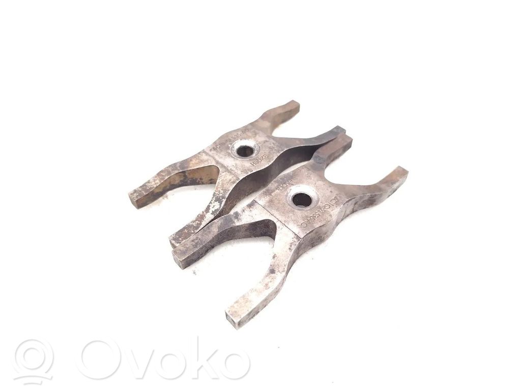 Abrazadera del inyector de combustible   6C1Q9L535AD,6C1Q9L535AC