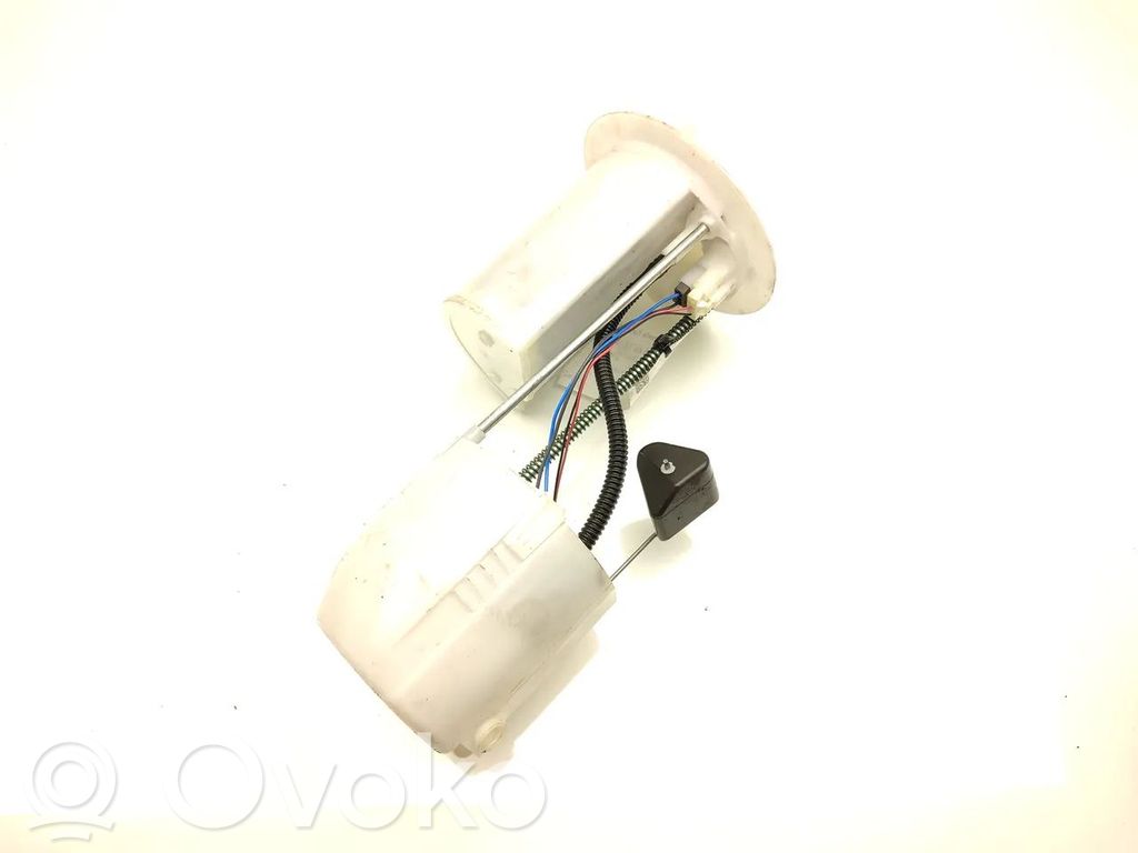 Toyota Yaris Bomba interna de combustible 