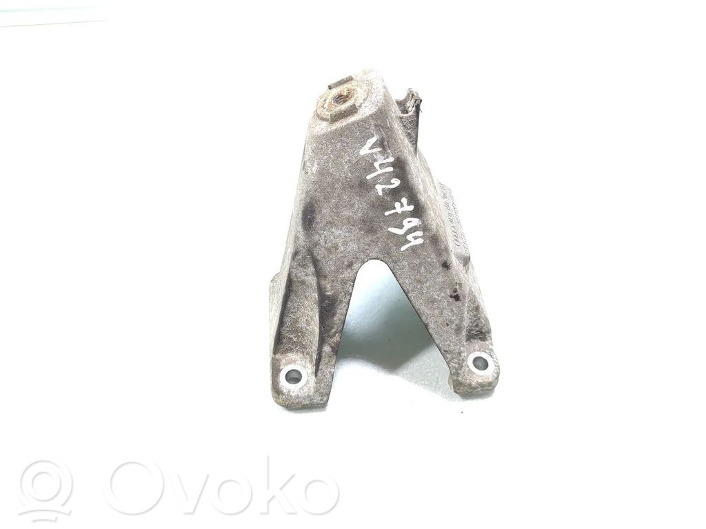Audi A8 S8 D3 4E Engine mounting bracket 