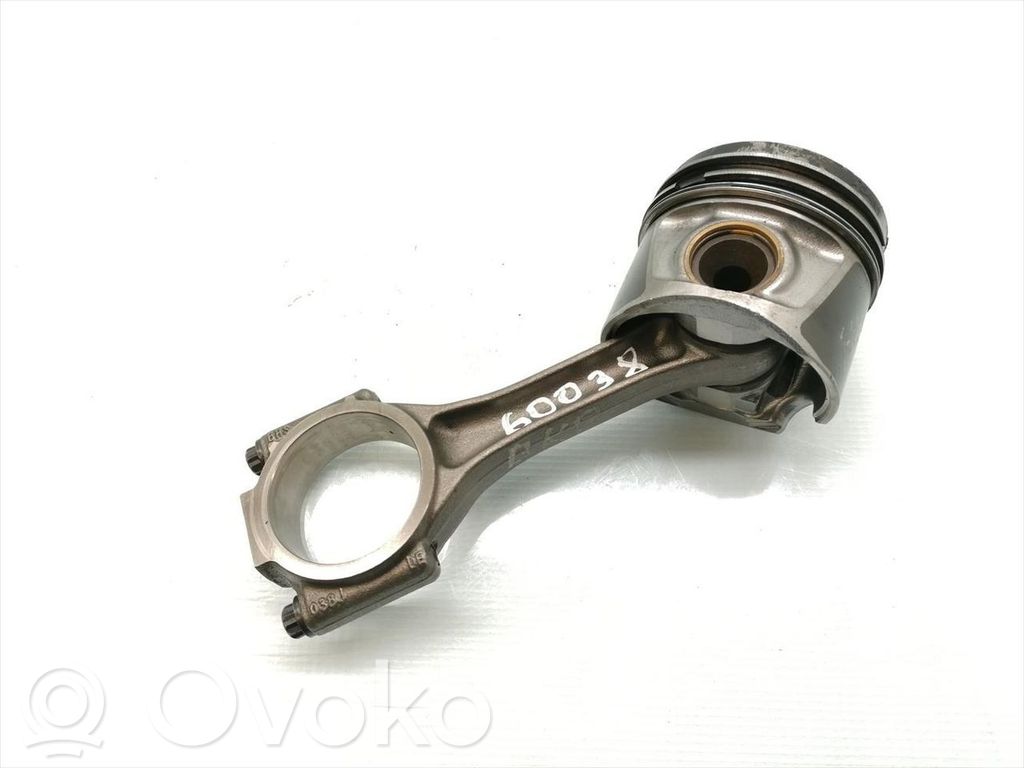 Volkswagen Golf V Piston cu bielă 
