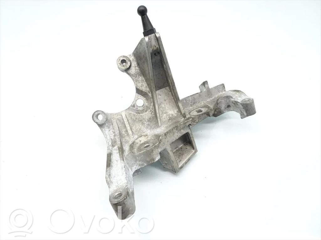Ford Focus Halterung Lichtmaschine 