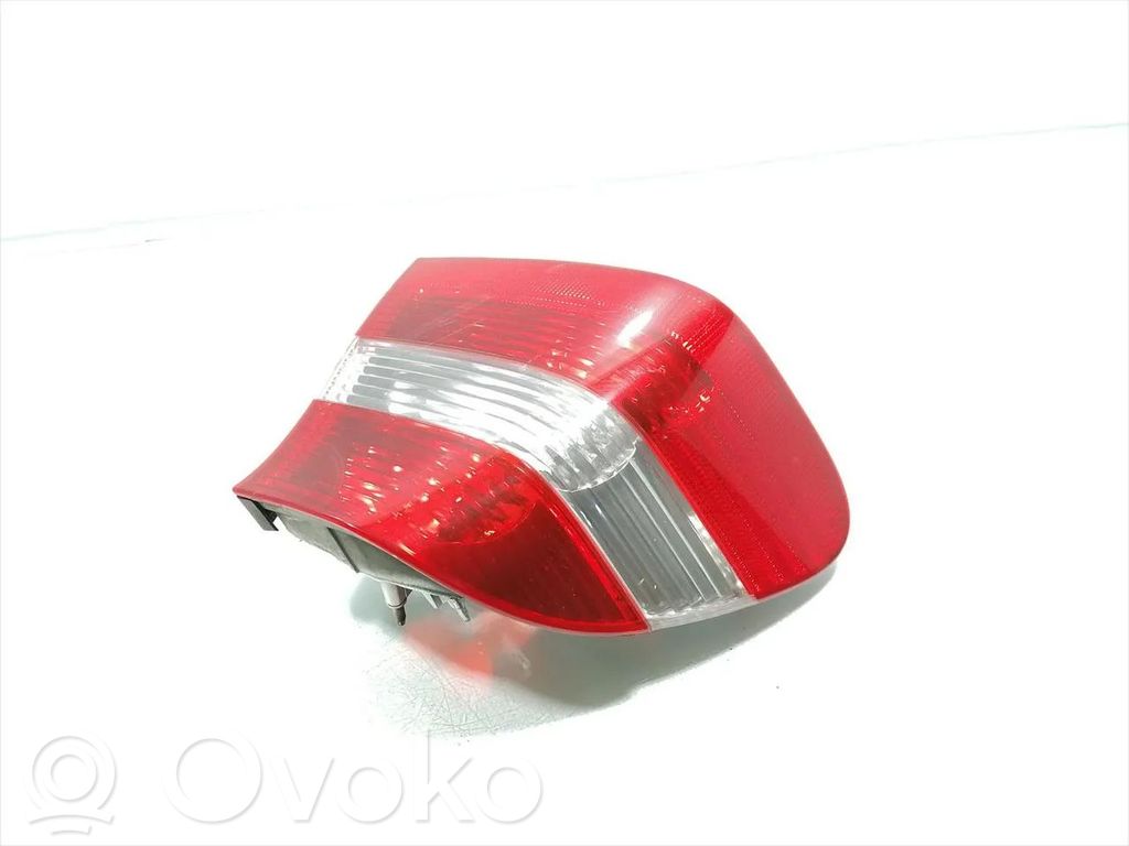 Rear/tail lights   6946535