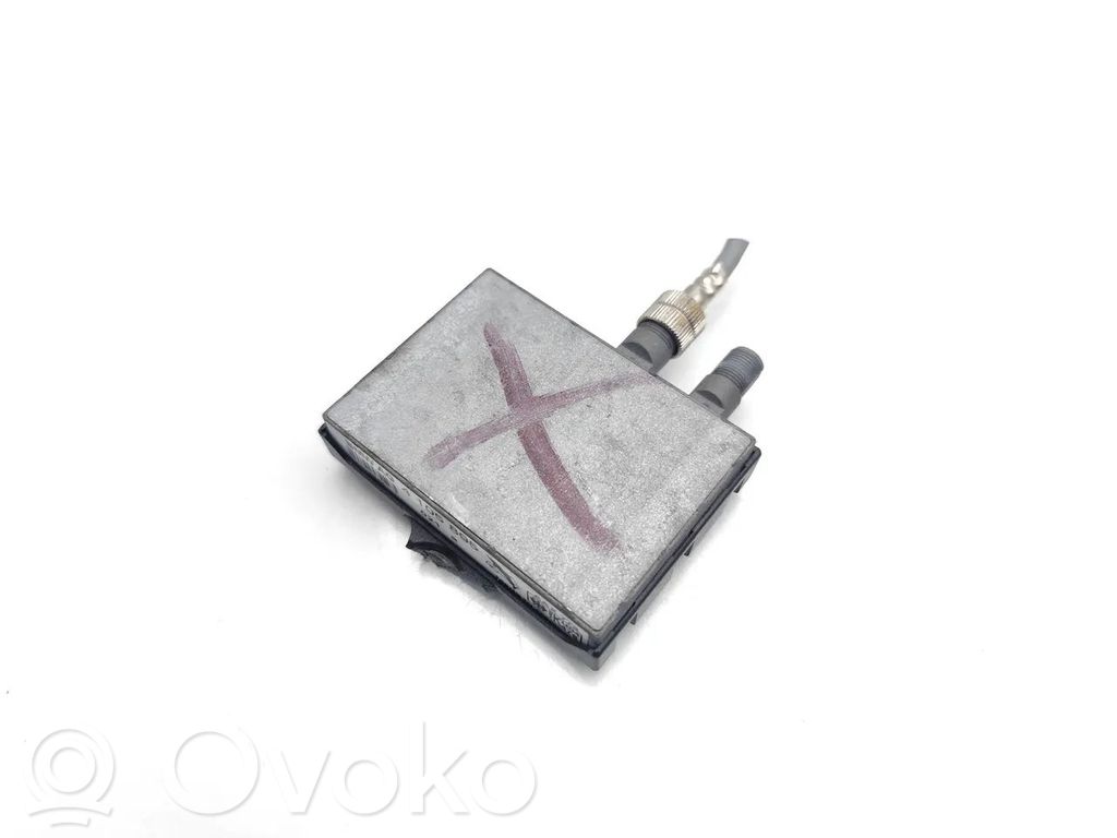 BMW 7 E38 Antenas pastiprinātājs 
