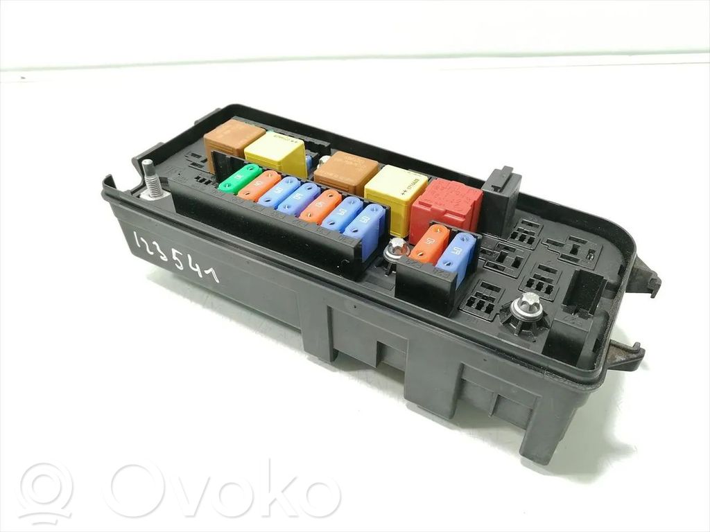 Opel Vectra C Juego de caja de fusibles 
