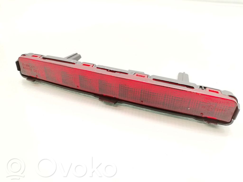 Kolmas/lisäjarruvalo   GHK151580
