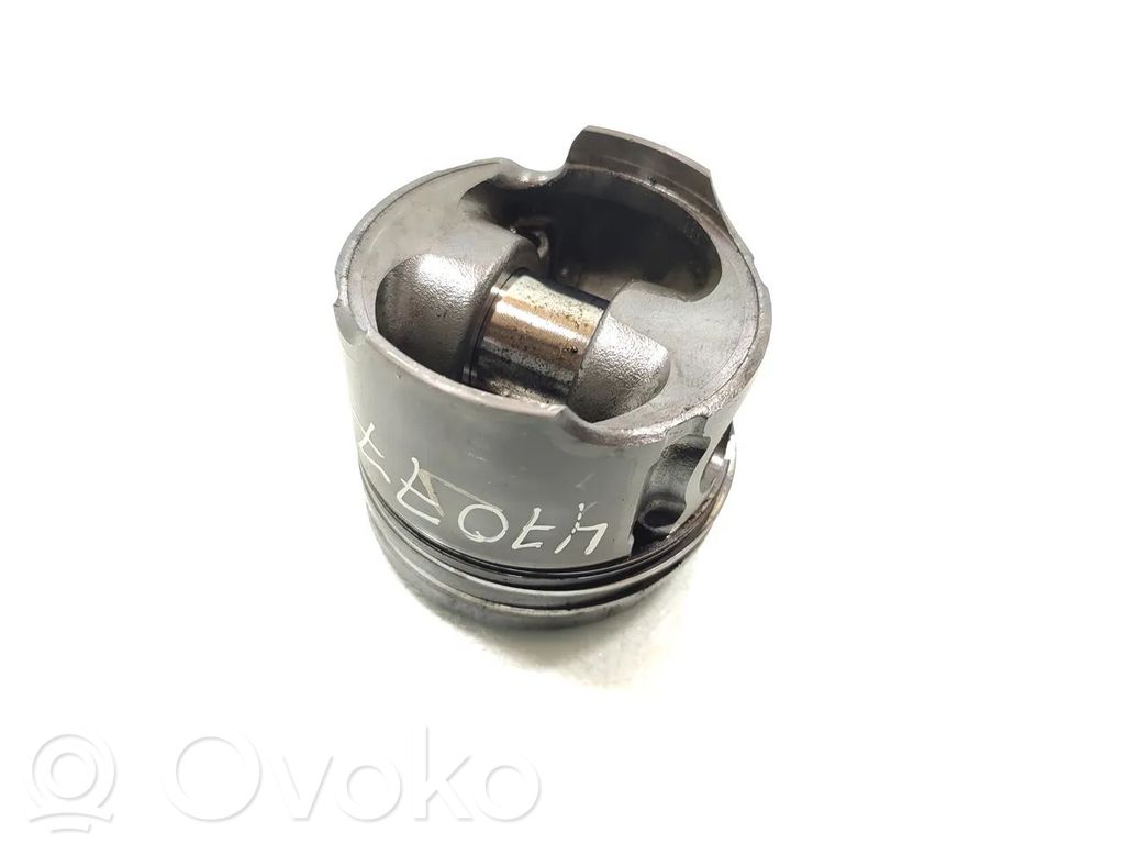 SsangYong Rodius Piston 