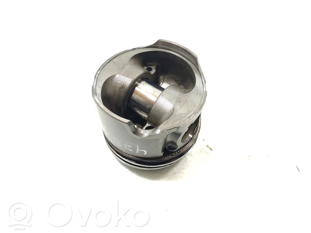 SsangYong Rodius Piston 