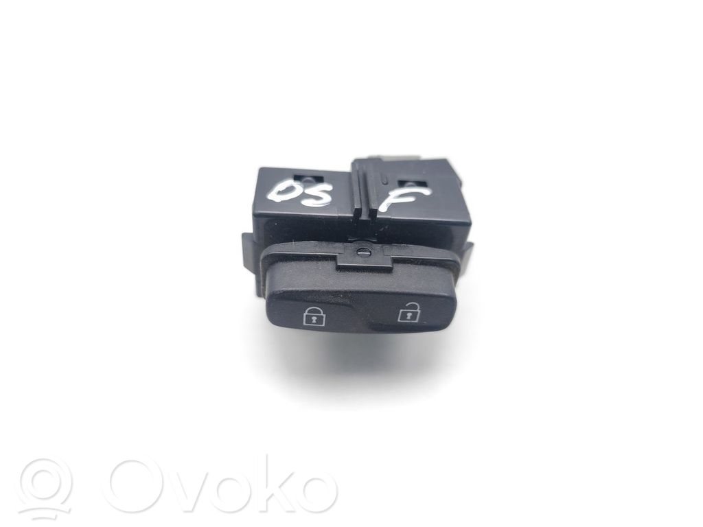 Volvo XC70 Przycisk centralnego zamka