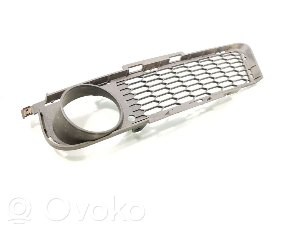 Etusumuvalon ritilä   7906495