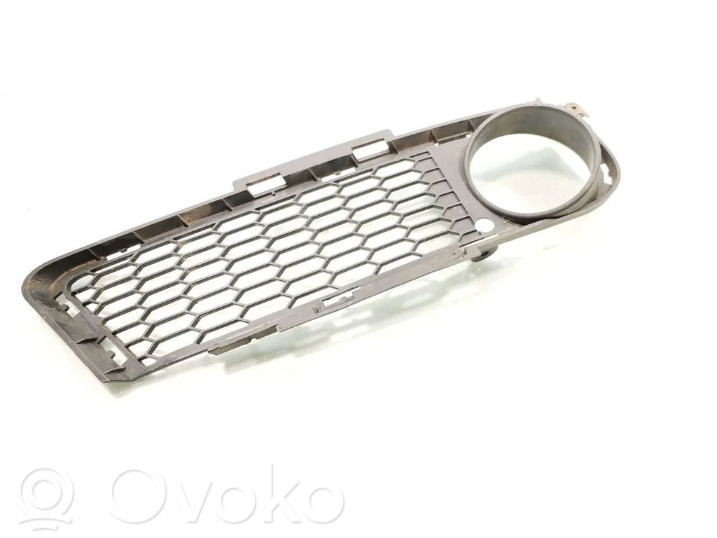 Etusumuvalon ritilä   7906496