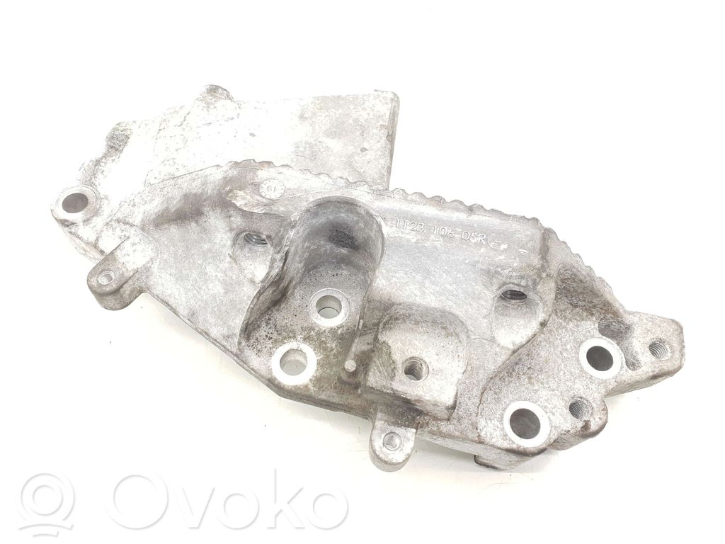 Opel Movano B Engine mounting bracket 