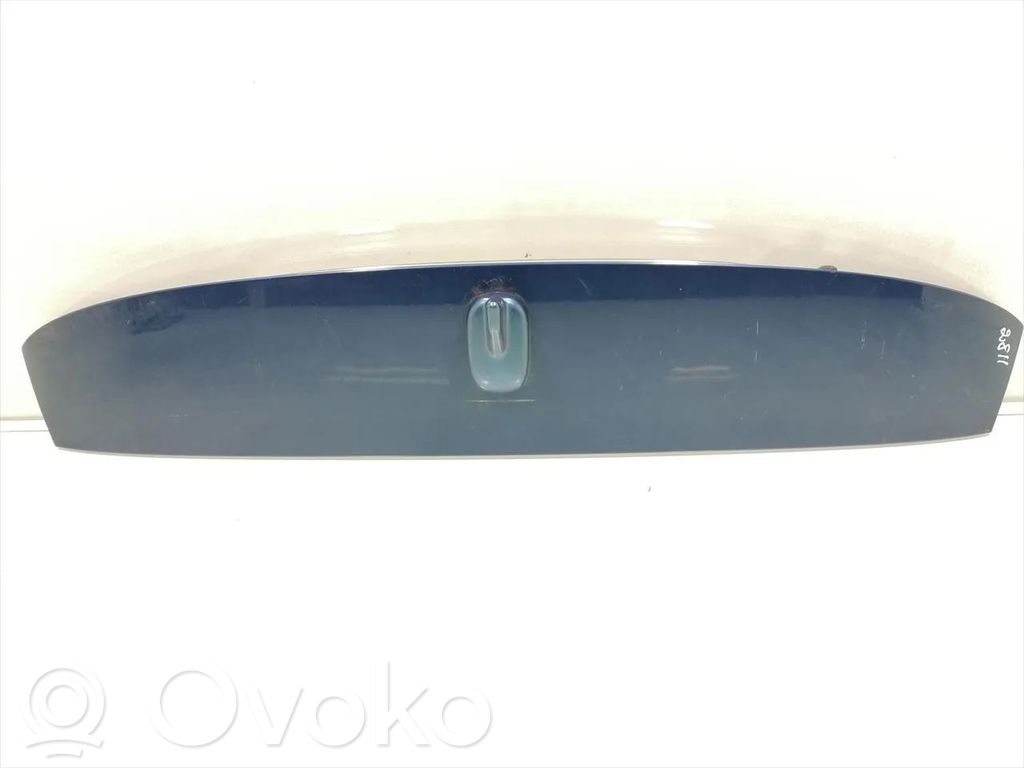 Tailgate/trunk spoiler   8235987,6917540