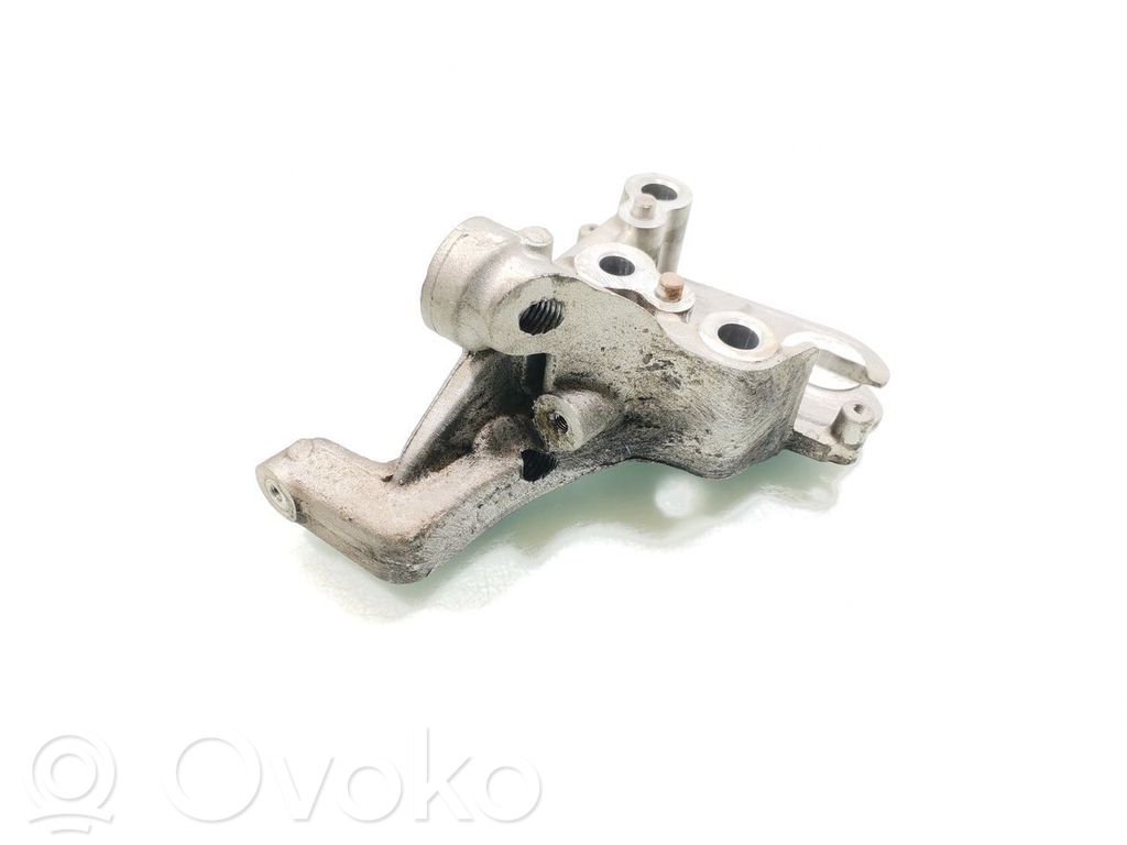 Ford Mondeo MK V Engine mounting bracket 