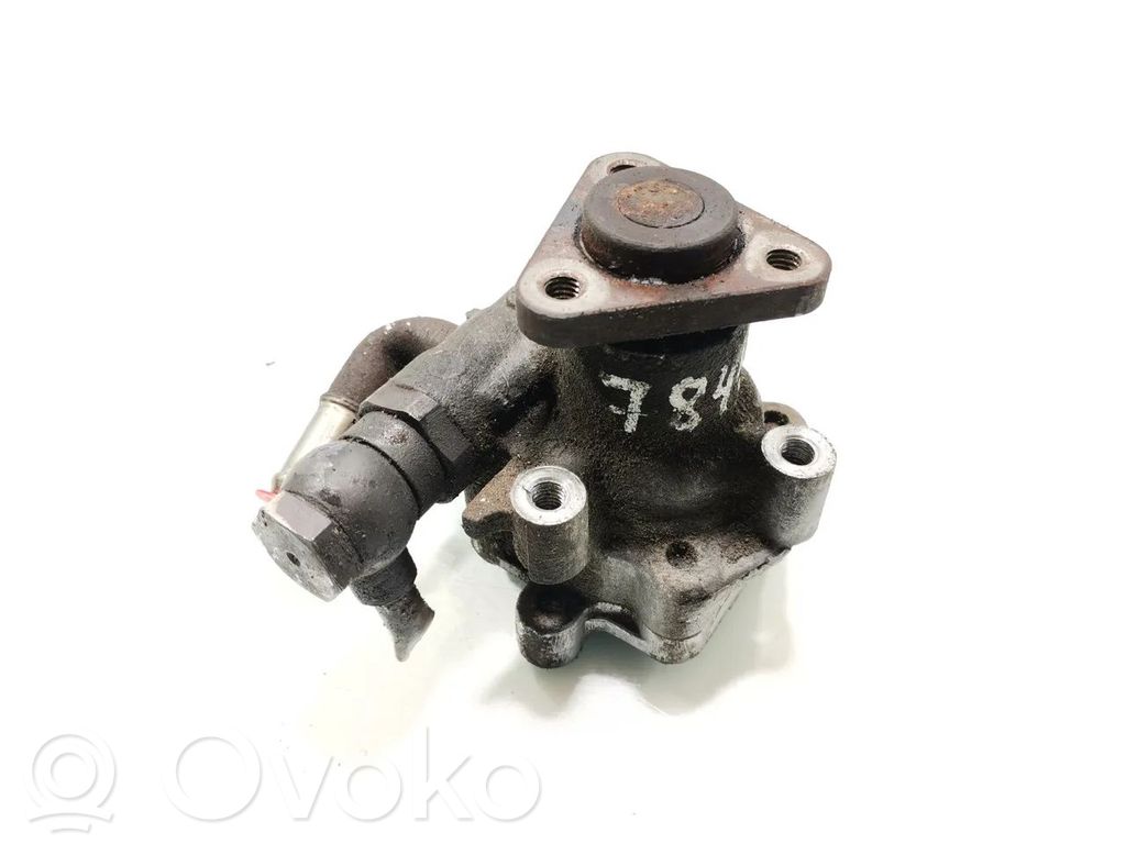 Volkswagen Bora Ohjaustehostimen pumppu 