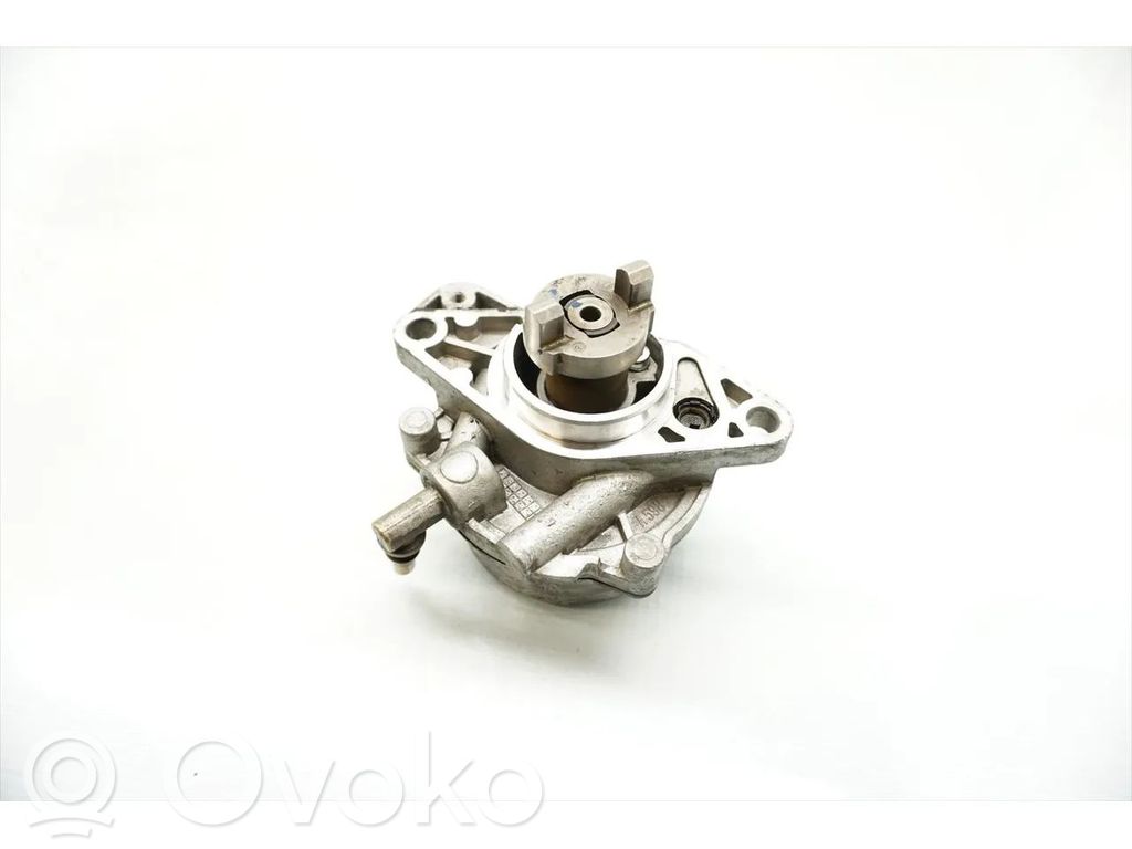 Opel Corsa D Vacuum pump 