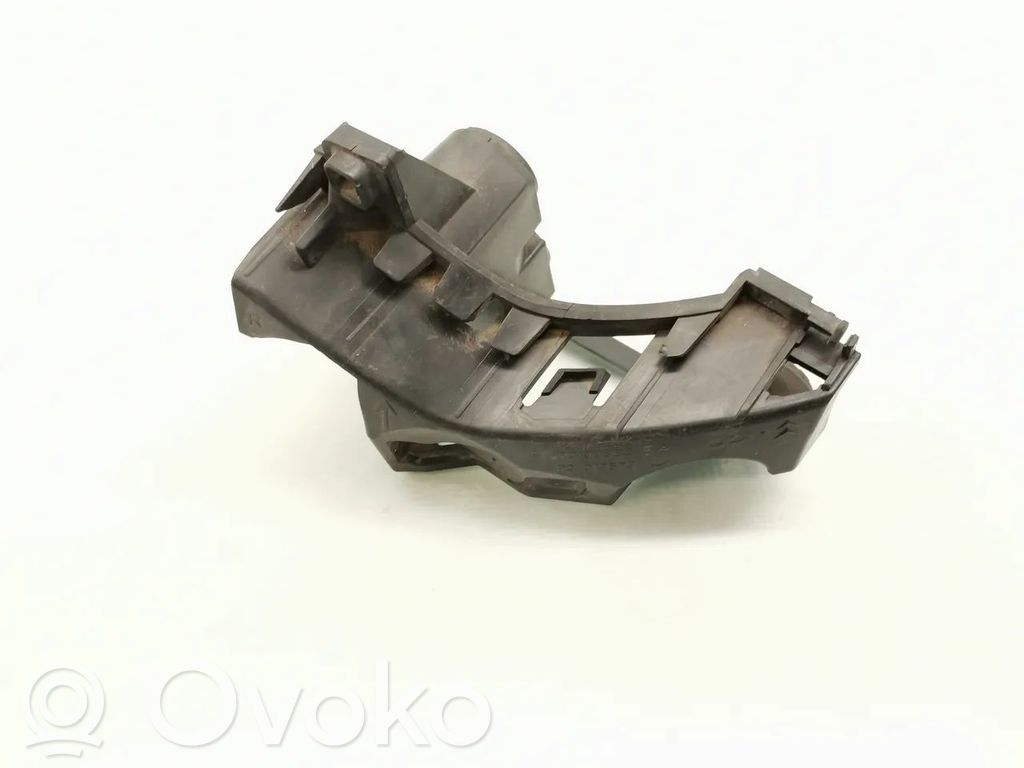 Audi A4 S4 B7 8E 8H Rear bumper mounting bracket 