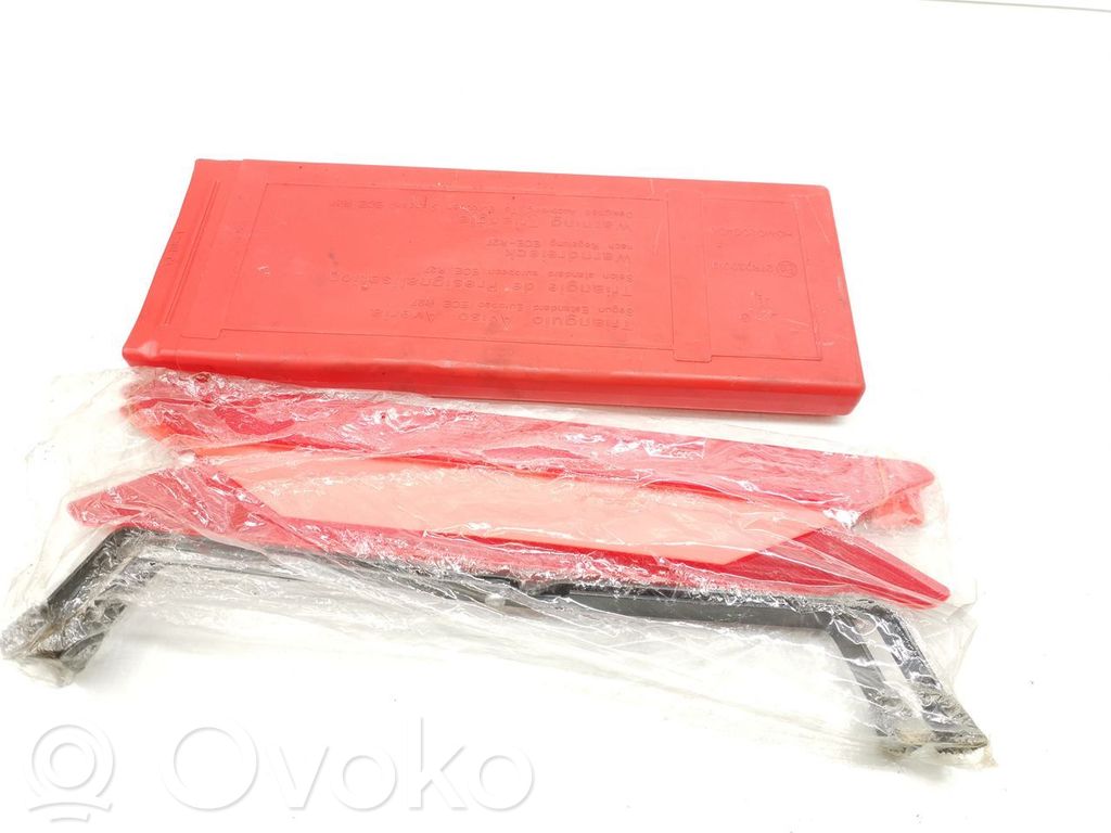 Varoituskolmion kannake   27R030019