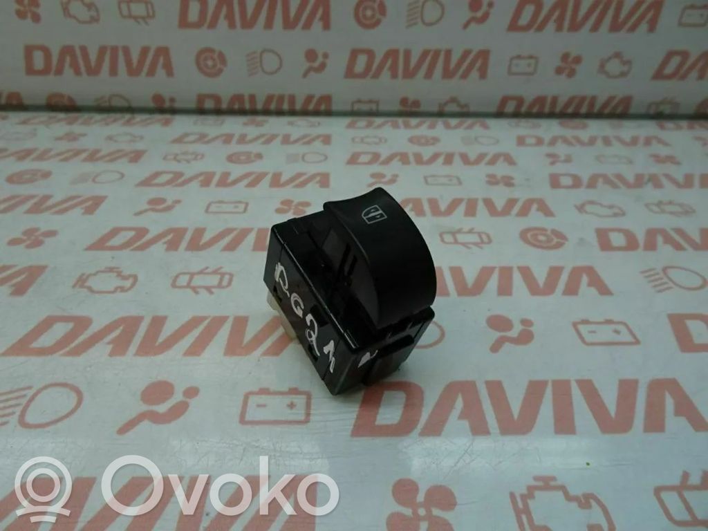 Renault Koleos I Rear window lifting mechanism without motor 
