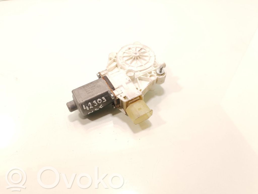 BMW 3 E90 E91 Priekinio lango pakelėjo varikliukas 