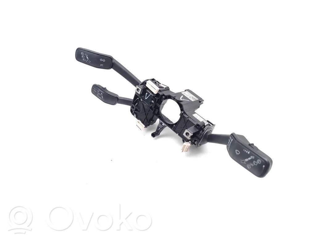 Skoda Superb B8 (3V) Interruptor/palanca de limpiador de luz de giro 