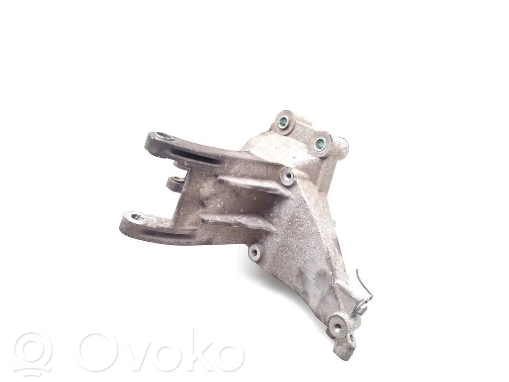 Engine mounting bracket   55258549