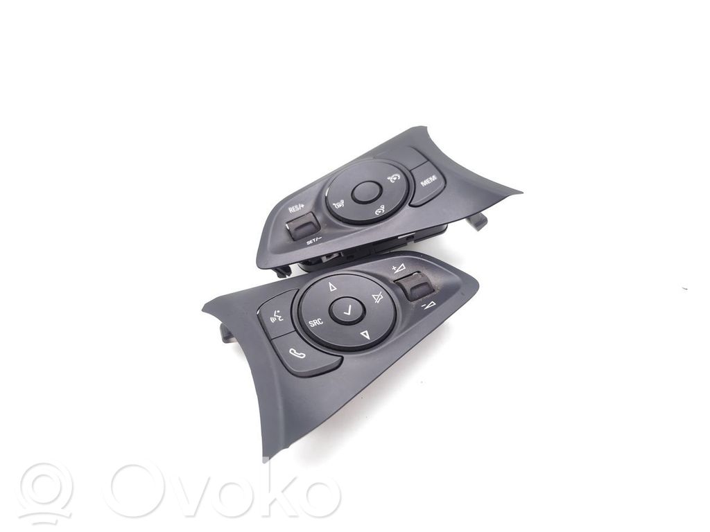 Opel Corsa F Pulsanti/interruttori sul volante