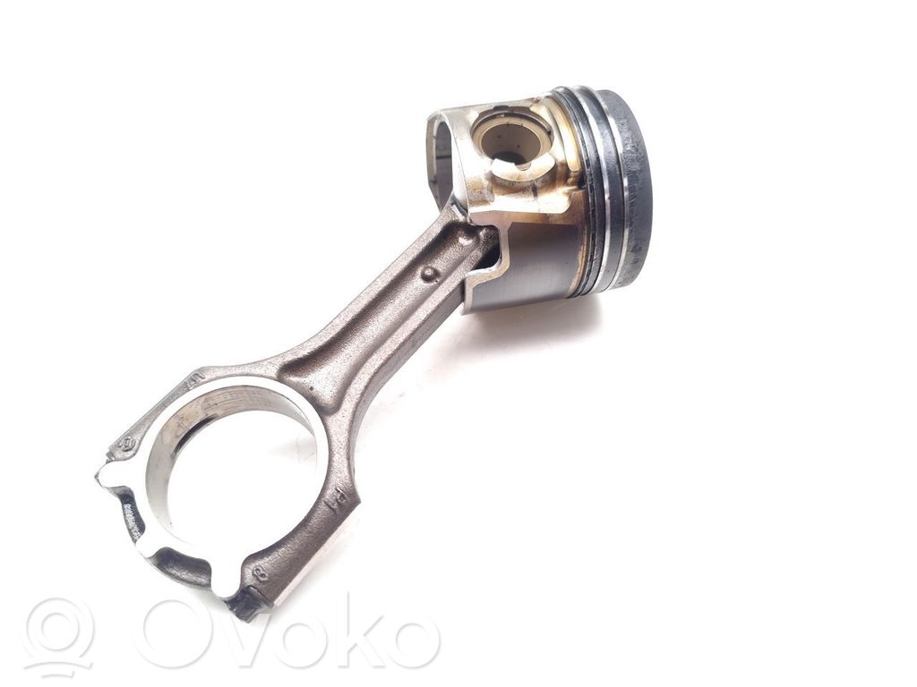 KIA Ceed Pistone con biella 