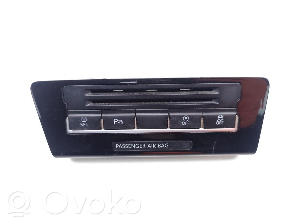 Przycisk / Włącznik DTC   7N2959521