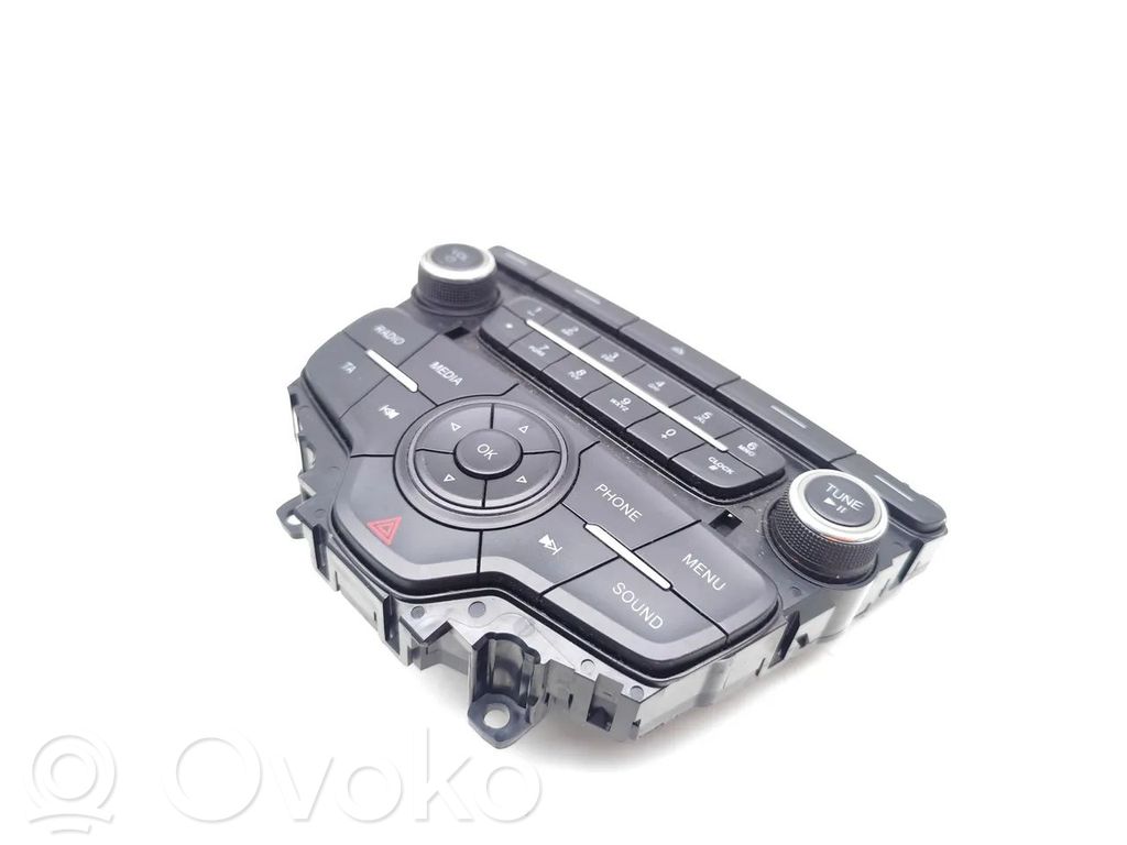 Ford Focus Radio/CD/DVD/GPS head unit 