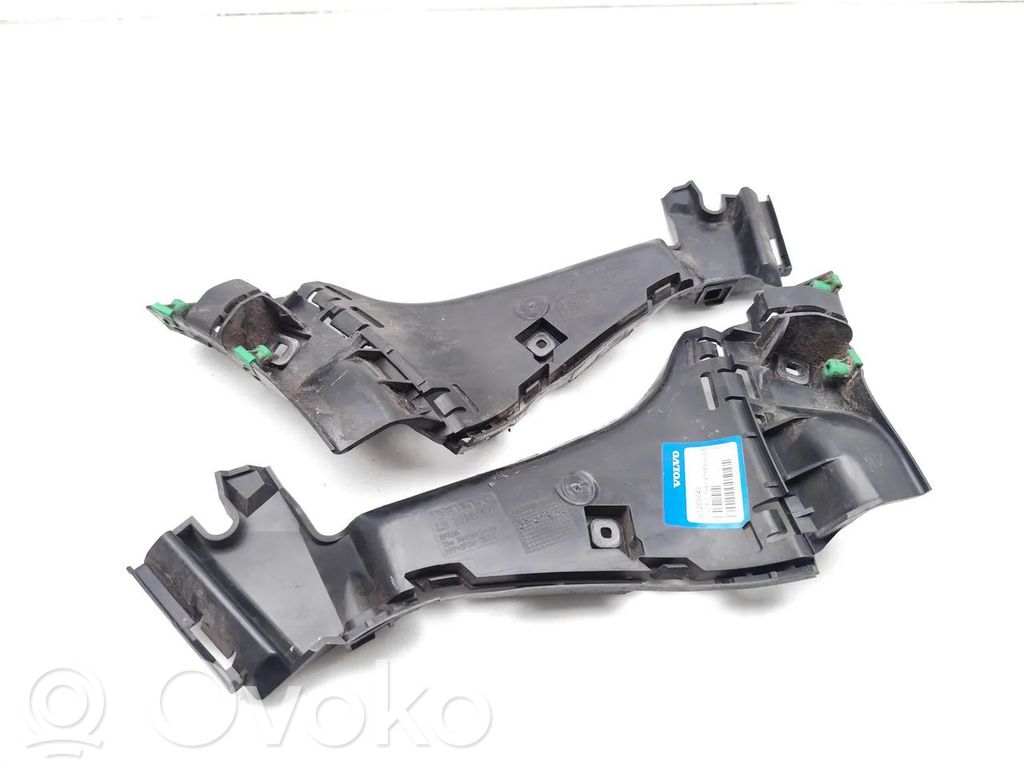 Volvo C30 Uchwyt / Mocowanie zderzaka tylnego 