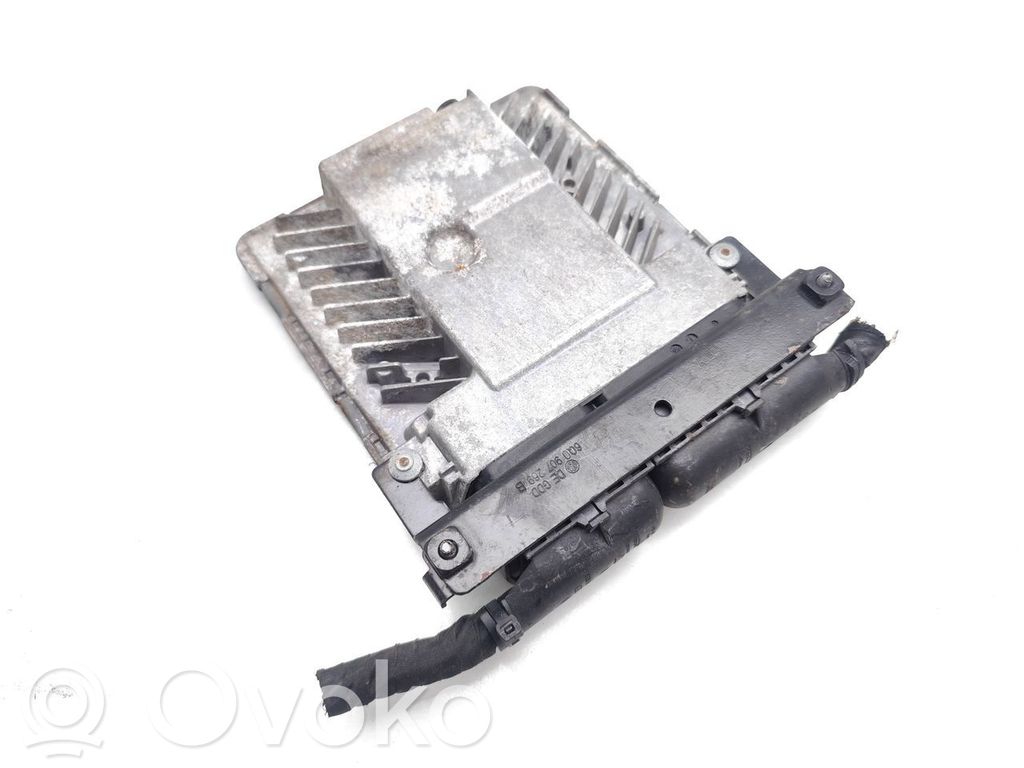 Volkswagen PASSAT B6 Sterownik / Moduł ECU