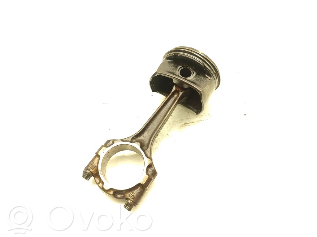 Opel Zafira B Piston with connecting rod 