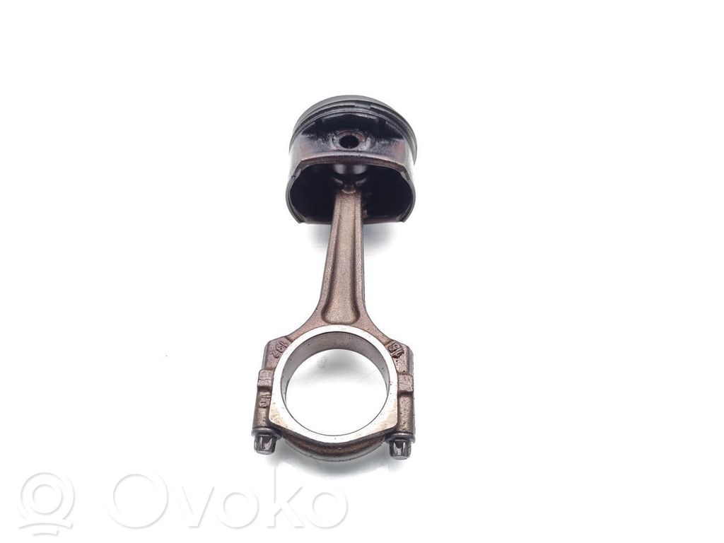 Opel Astra J Piston cu bielă 