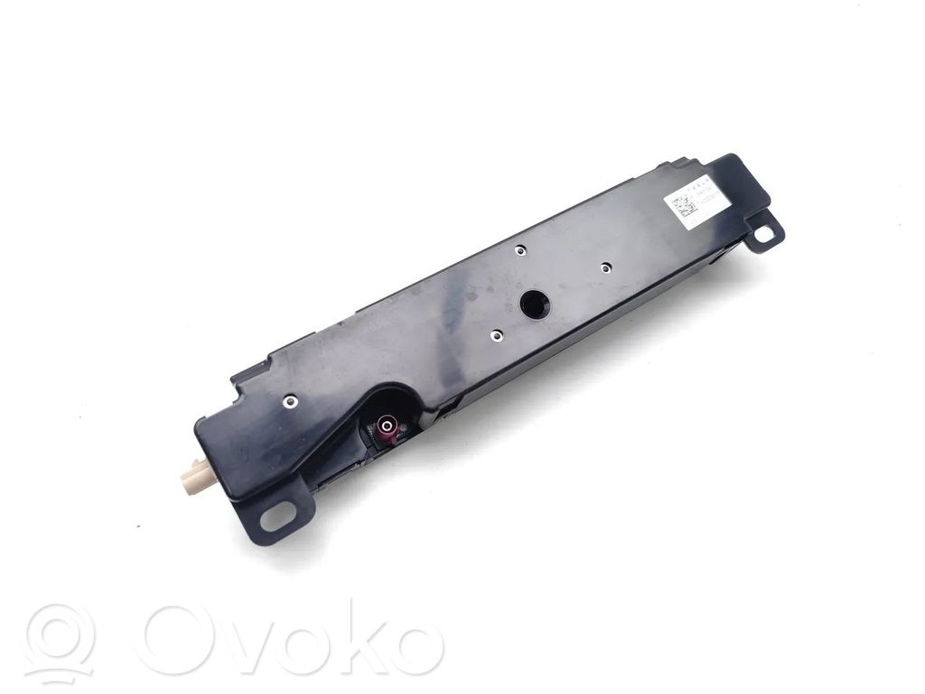 Tesla Model 3 Antena (GPS antena) 