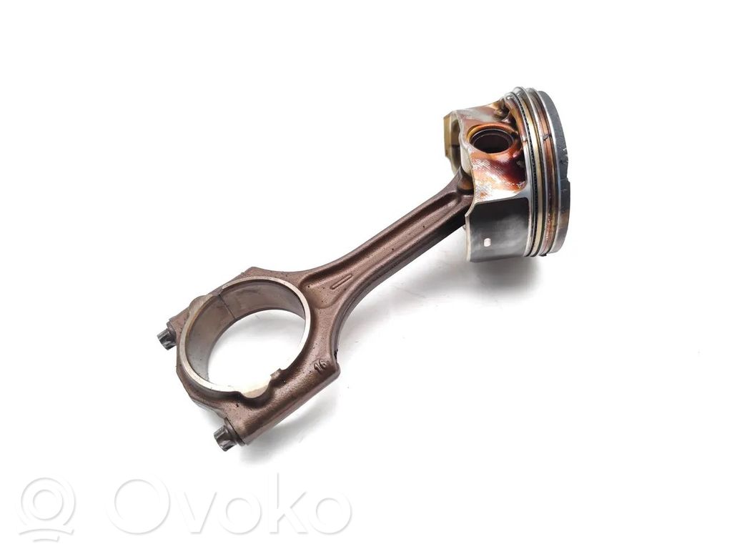 Volvo XC70 Piston with connecting rod 