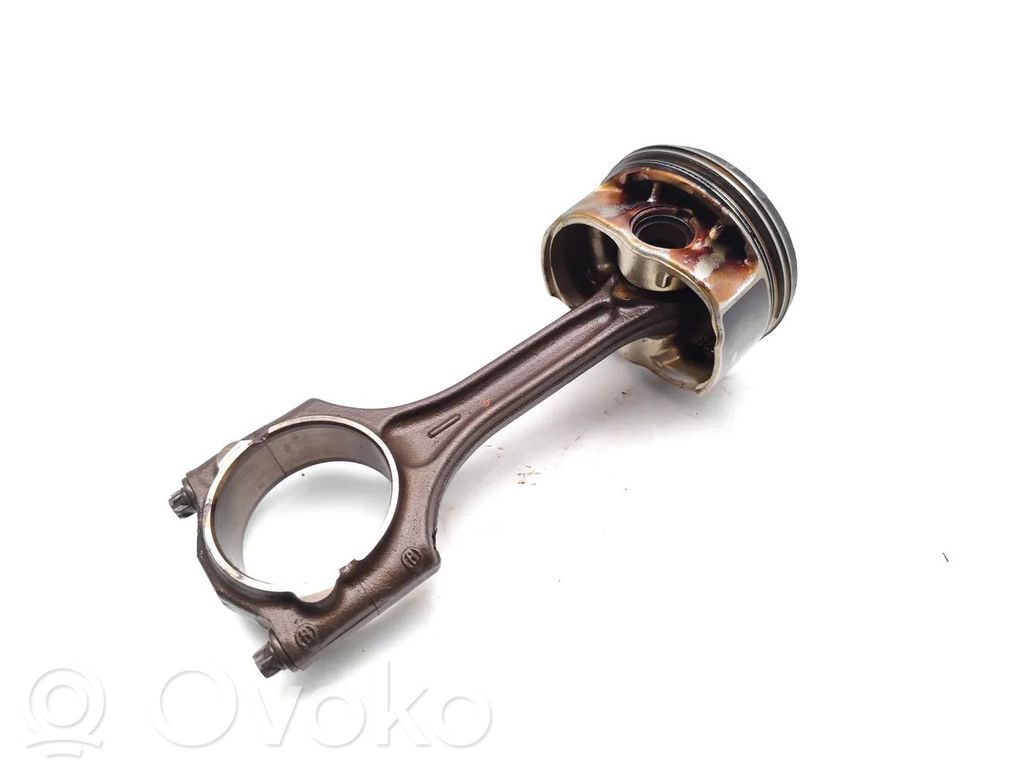 Volvo XC70 Piston with connecting rod 