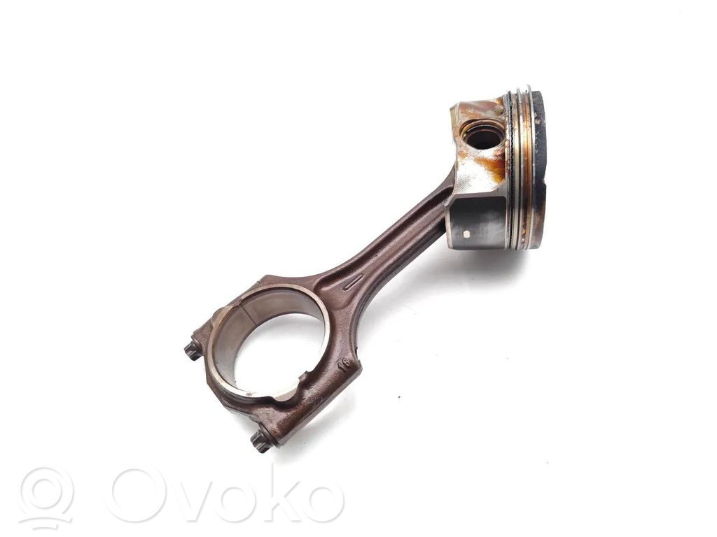 Volvo XC70 Piston with connecting rod 