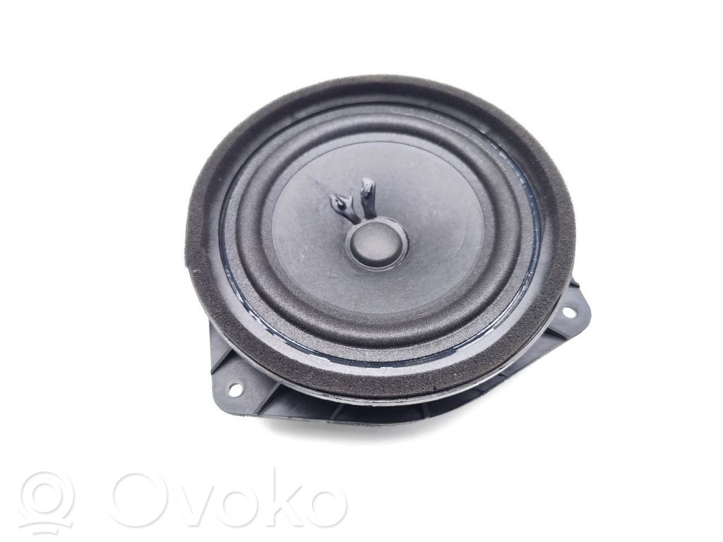 Altavoz de la puerta delantera   11010718