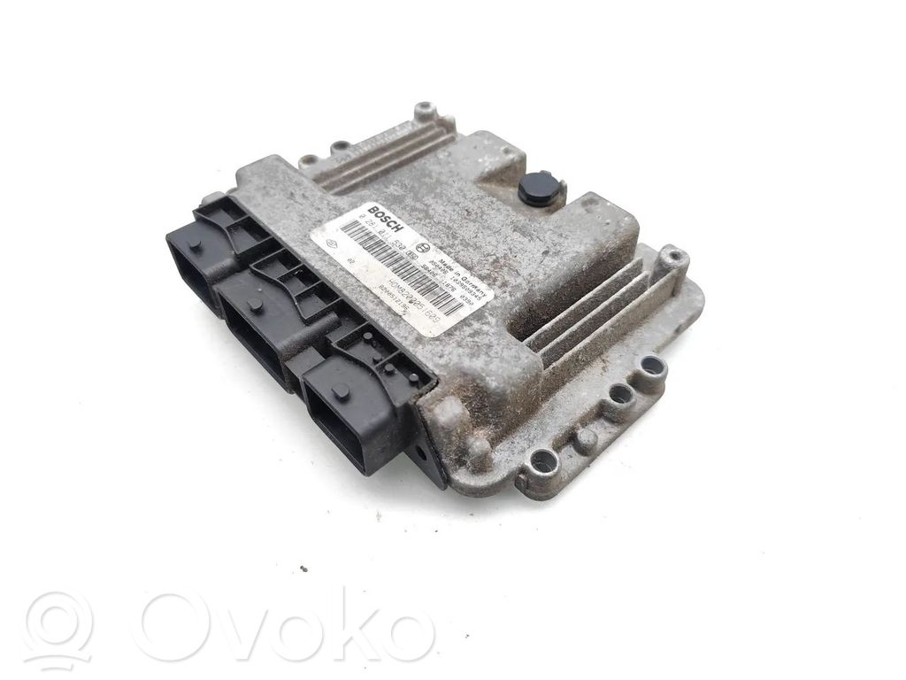 Opel Vivaro Engine control unit/module 