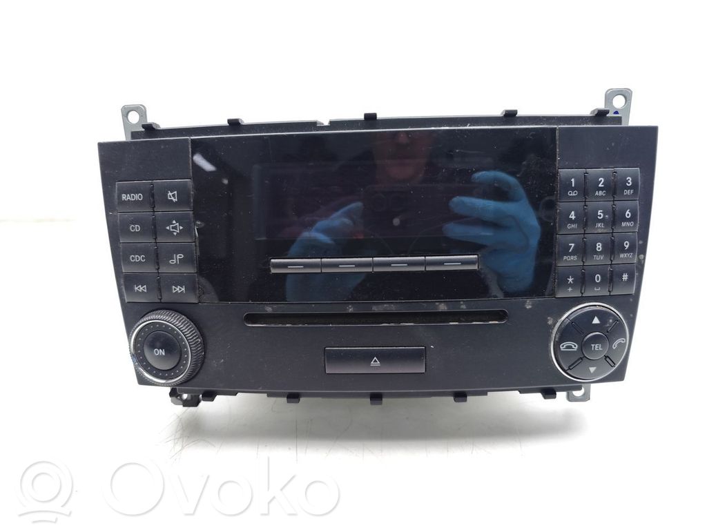 Mercedes-Benz C W203 Panel / Radioodtwarzacz CD/DVD/GPS 