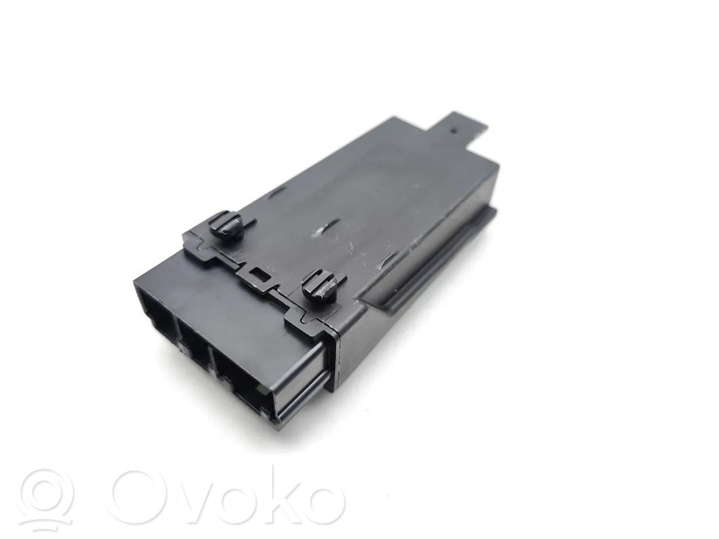 BMW 3 G20 G21 Seat heating relay 