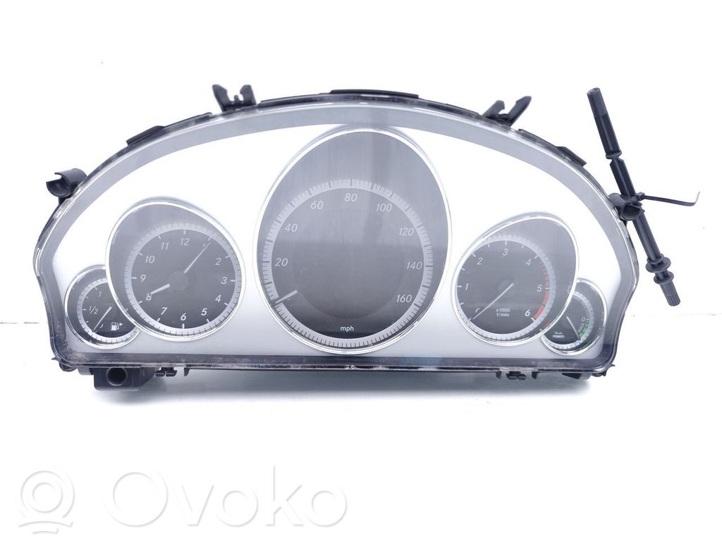Mercedes-Benz E W212 Tachimetro (quadro strumenti)