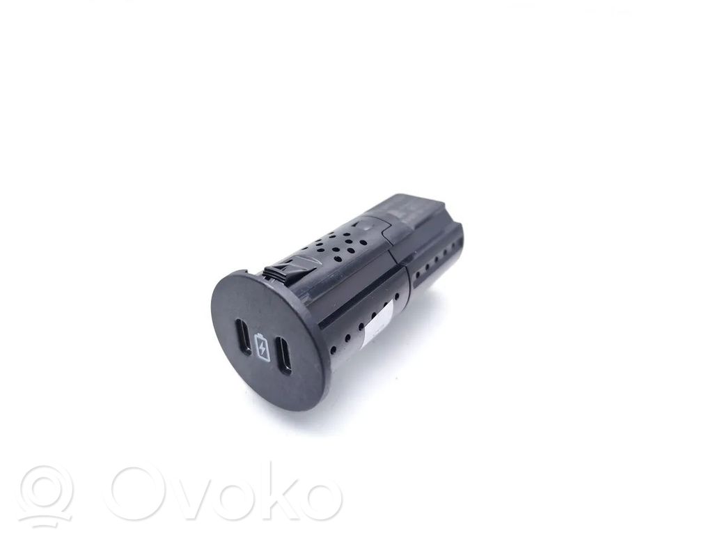 Enchufe conector USB   PU5T19J211FA