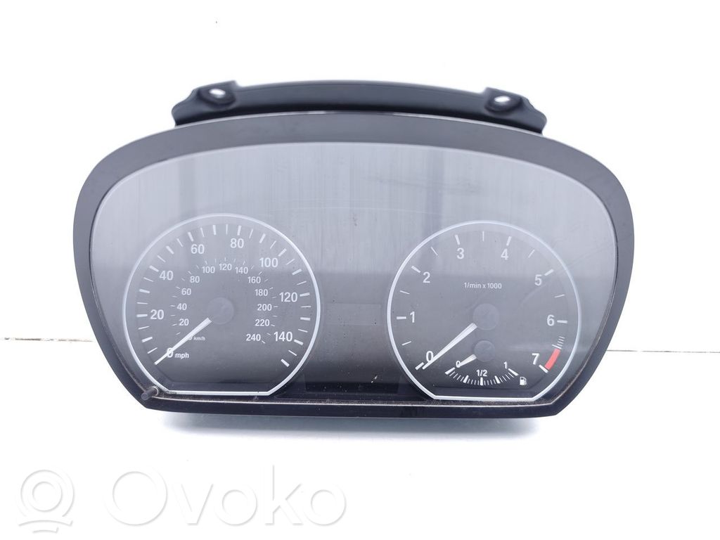 BMW 1 E81 E87 Spidometras (prietaisų skydelis)