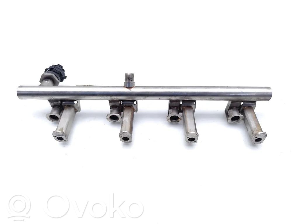 Ford Focus Fuel main line pipe 