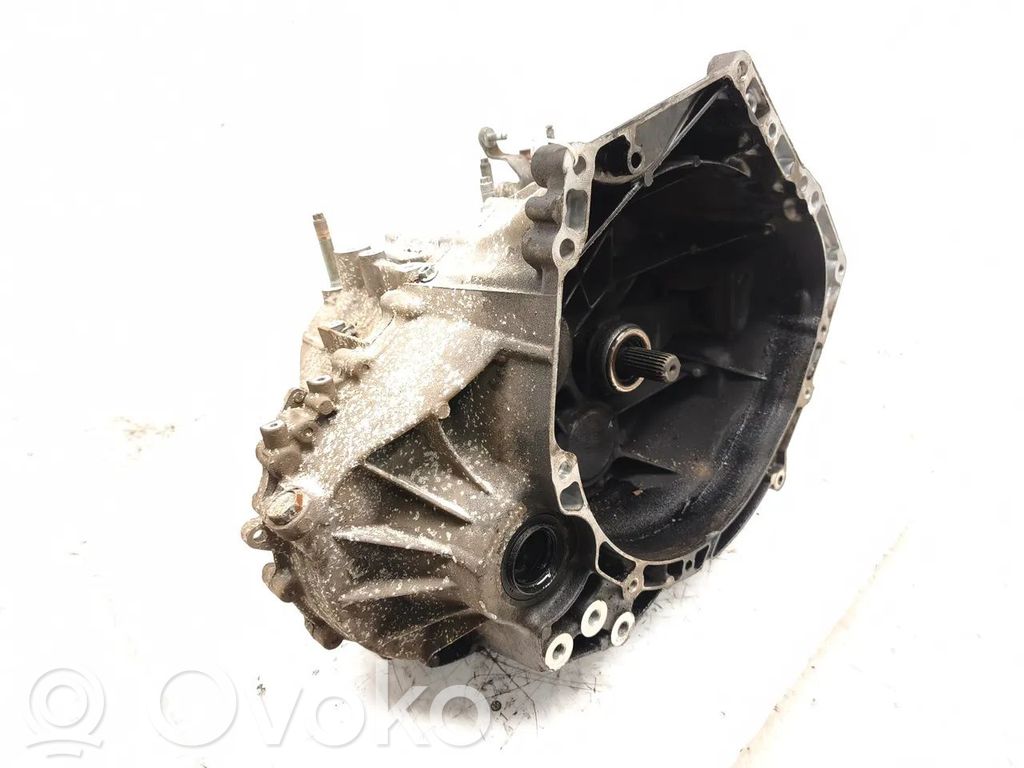 Manual 6 speed gearbox   D6050