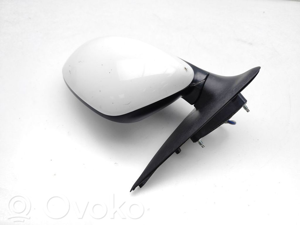 Nissan Juke I F15 Elektryczne lusterko boczne drzwi przednich 