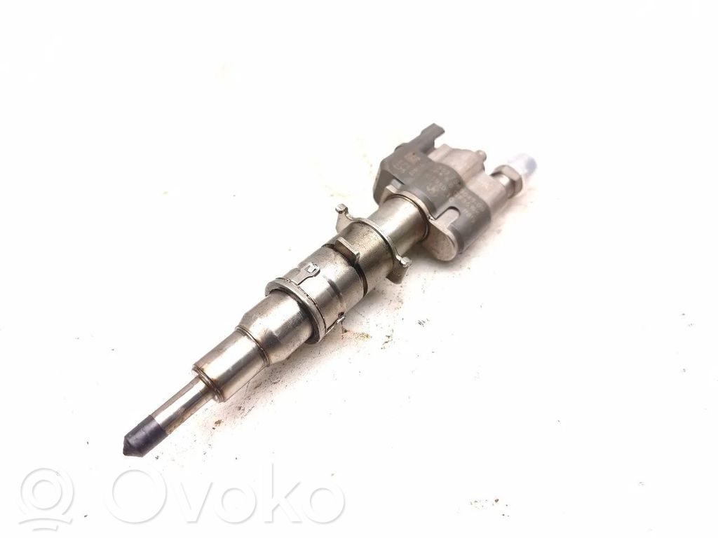 Fuel injector   7589048,758904809